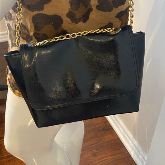 Black Maxime Moda Gold Chain Shoulder Bag from Italy - Picture 10 of 13